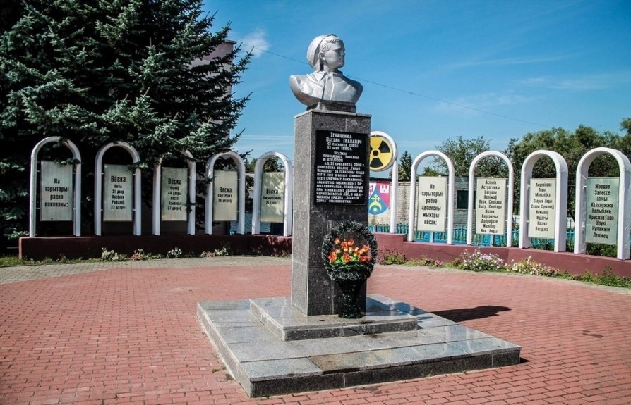 Памятники в Брагине: монумент Василию Игнатенко