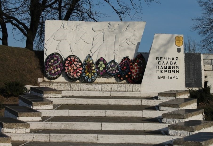 Памятники в Буда-Кошелёво: могила жертв фашизма