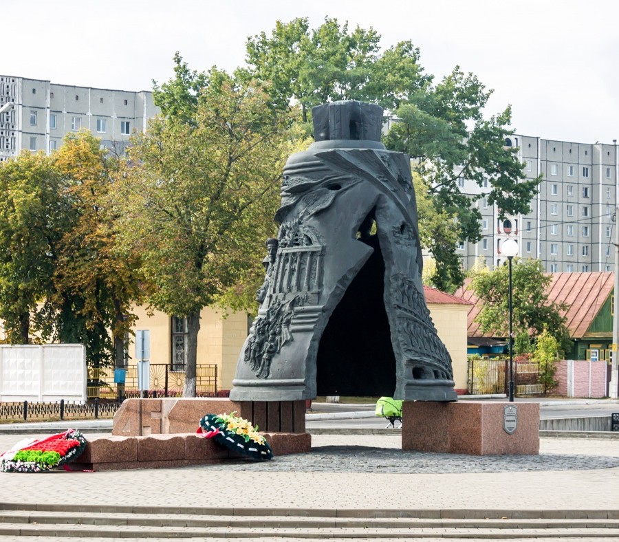 Памятники в Светлогорске: монумент «Молчащий колокол»