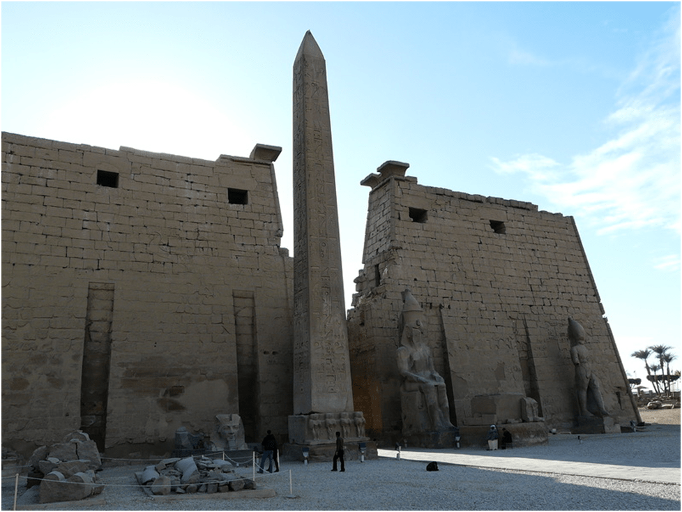 Обелиск: памятный знак родом из древности