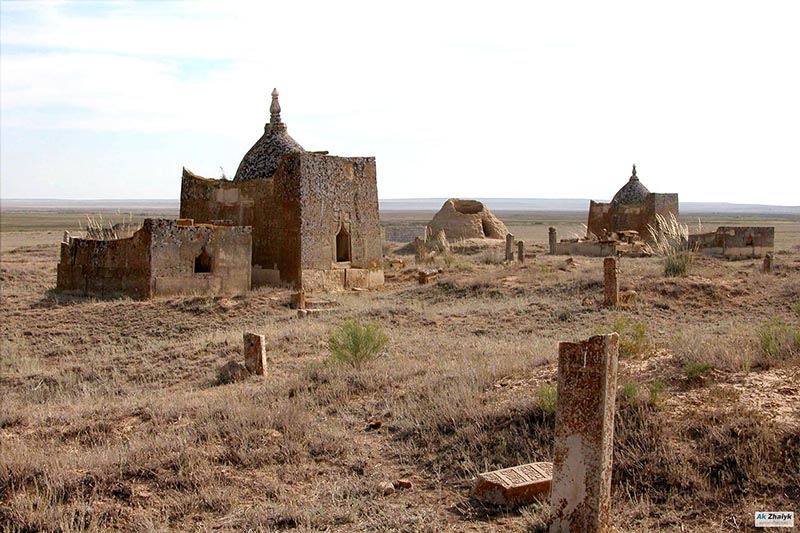 Когда люди начали устанавливать памятники на местах захоронения