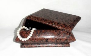 Сувениры из гранита