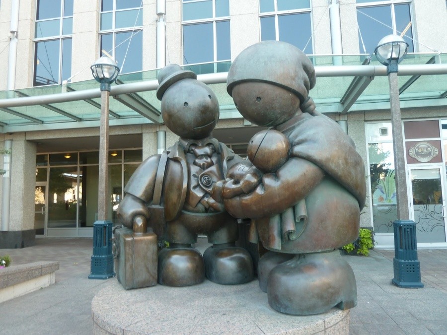 Памятники, воспевающие семейные ценности